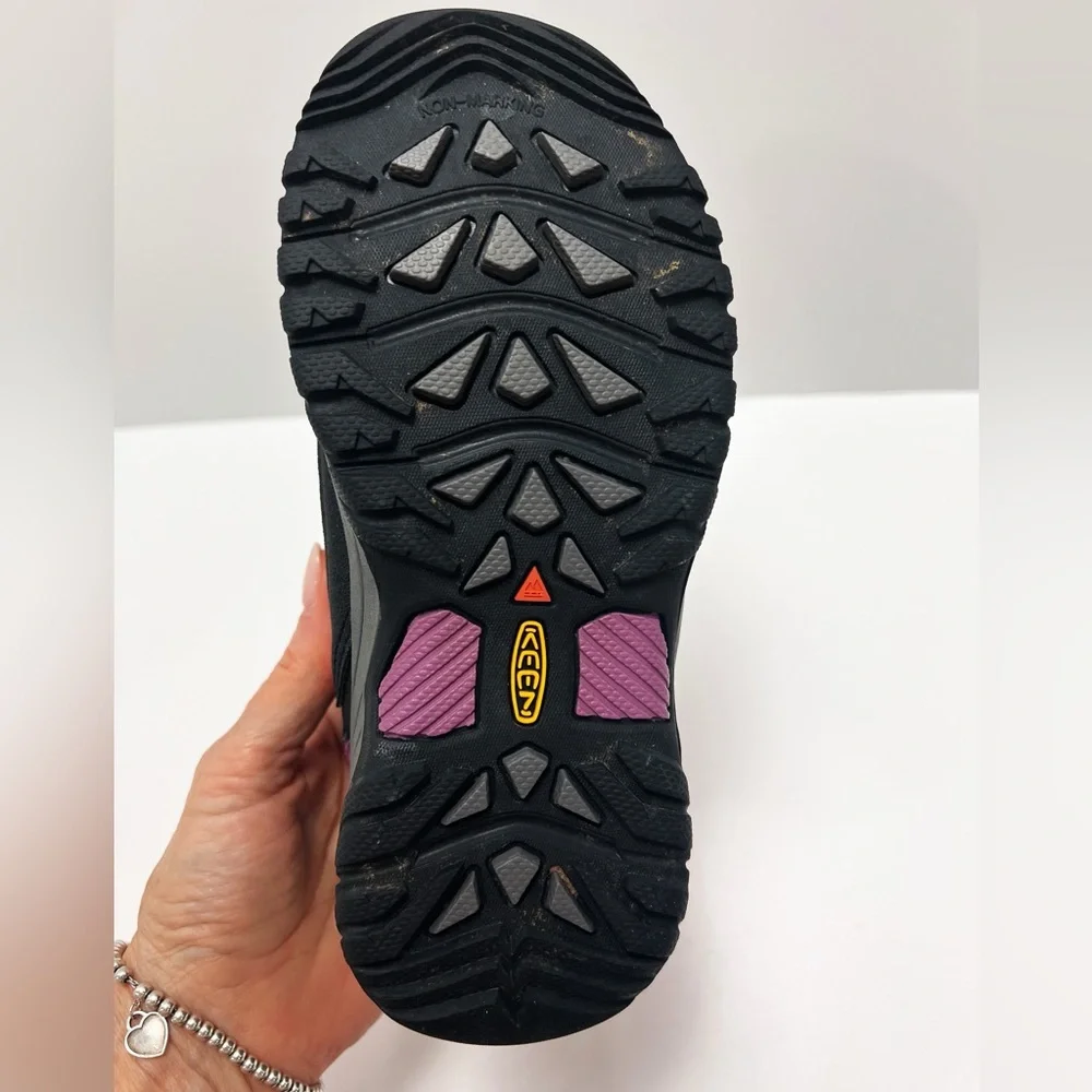 KEEN Kids' Black and Pink Outdoor Sneaker
